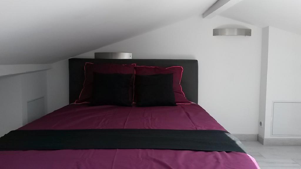 Апартаменты Safranier Townhouse Антиб Номер фото